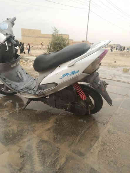 سلام عليكم دراجة مفتوحة و بيهة صوت كرنك الدراجة نضيفة كلشي ما عايزهة بس تبديل كرنك كلشي شغال سعر 300 قفل قفل لحد يجي يكلي نزلي رجأن هاذ. رقمي للتواصل *********** او راسني على صفحة
