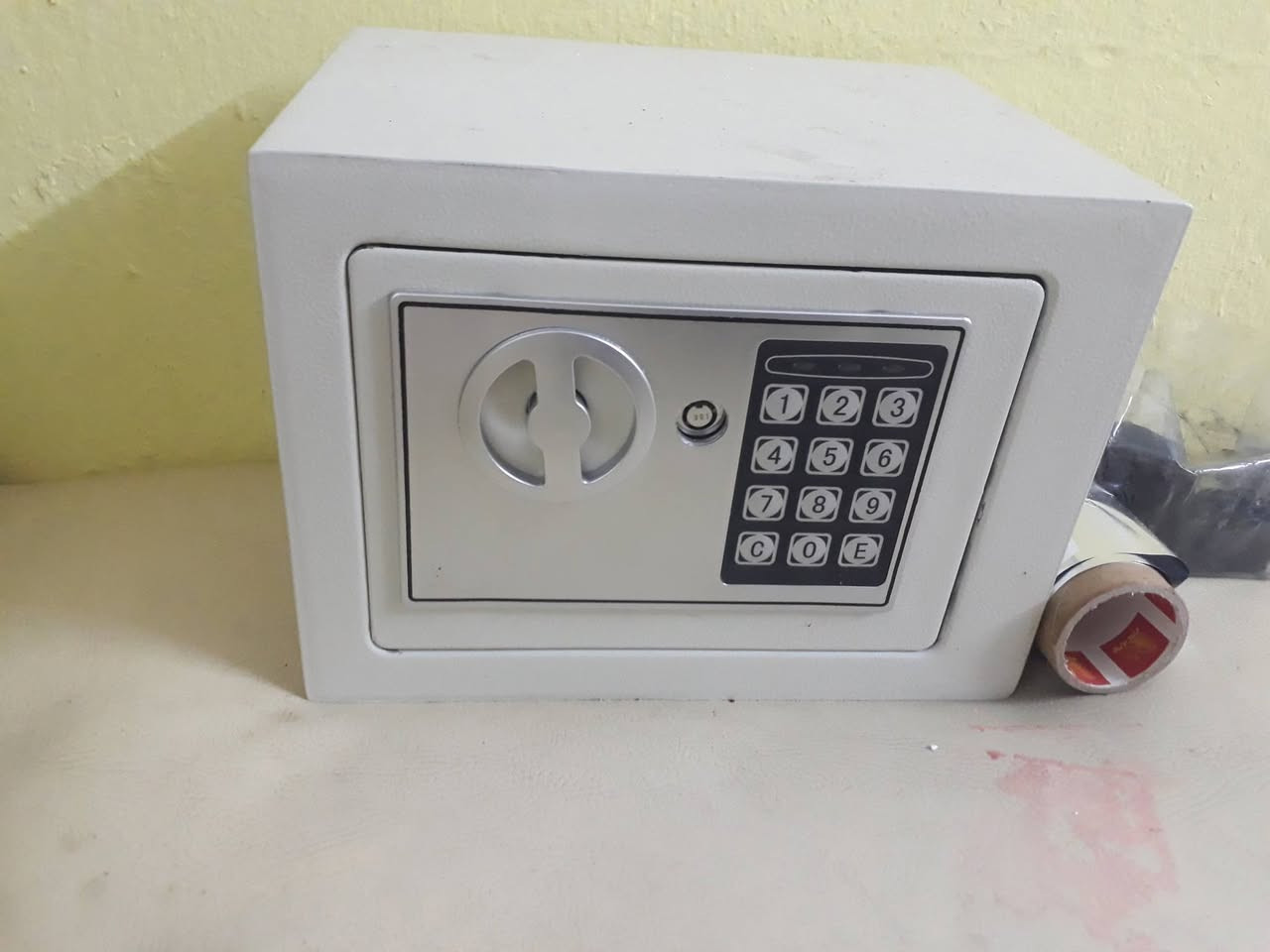 اغراض لبيع


**إذا كنت صاحب هذا الإعلان وتريد حذفه لأي سبب، رجاءا أرسل رسالة إلى الدعم الفني**