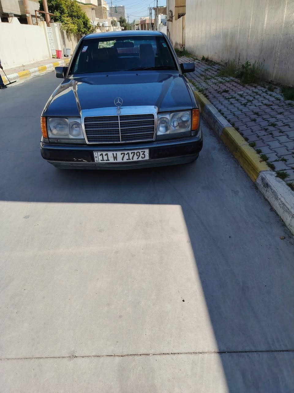 مارسدس دب 300
موديل ٩١.سياره حلوة.
تبريد. صدر امامي خلفي جديد 
قواعد  دبل بلاد 
مكينه 2500.بطه
السعر 58.بيه مجال للطيبين 
العنوان ديالئ جلولا 
***********
