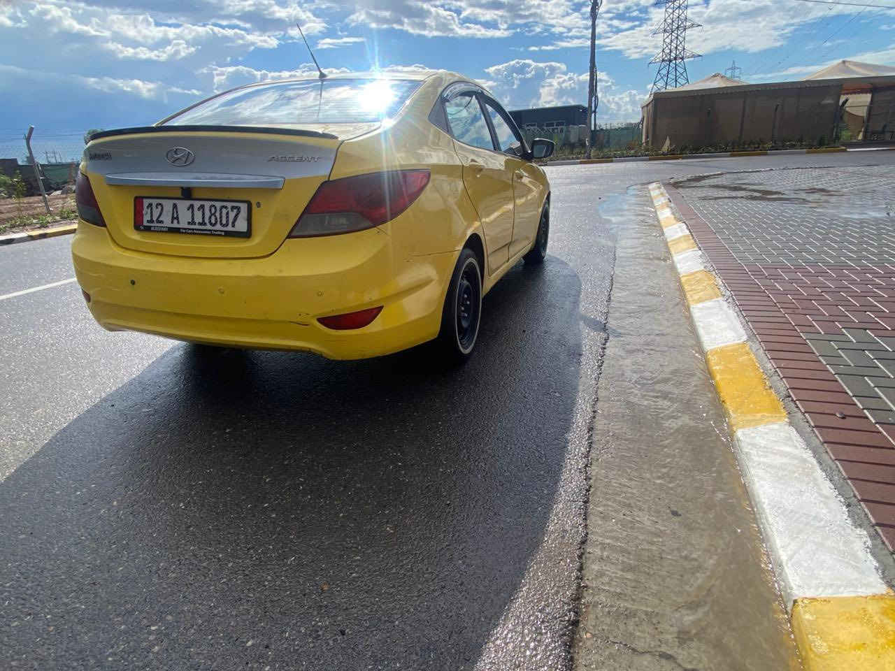 السلام عليكم مكلف بلنشر 
سياره اكسنت مضلع موديل 2012
رقم نينوى هيئه غرمات صفر
گير عادي شرط محرك شرط بيها معجون مالتكسي شرط التحويل السعر 77بيها مجال 
باقي التفاصيل نتصل عل رقم 0770176523
***********
