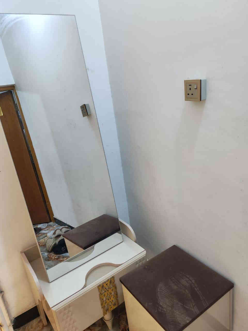 سلام عليكم اخوان غرفه نوم للبيع  تركي 7قطع  
استفسار  اتصل بل رقم +964 782 171 8897
