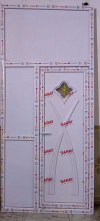 باب PVC • غير مستخدمة • ٢٩٠×١٣٠