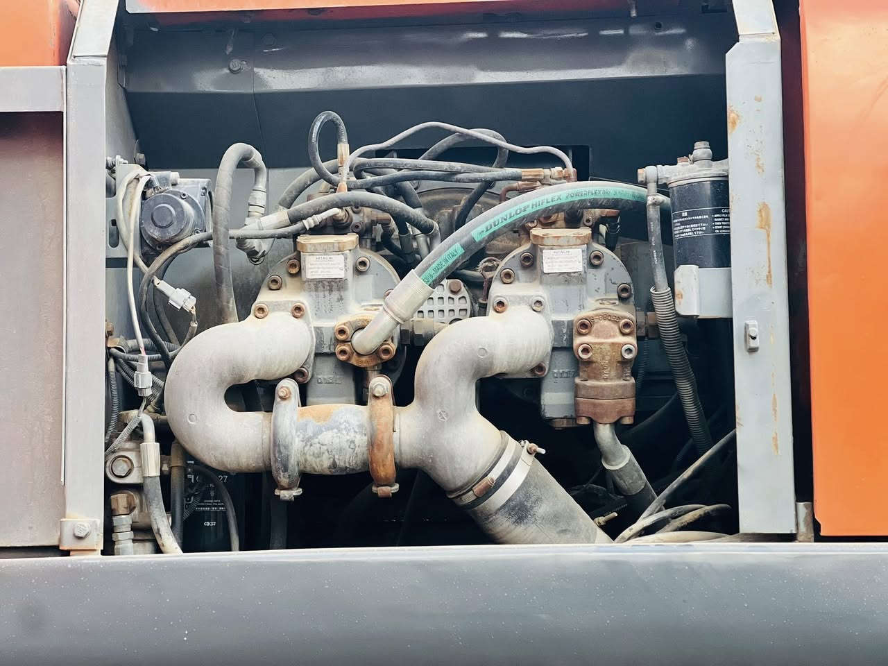 يالله .السلام عليكم للبيع حفاره 3Gدخول جديد وارد اليابان🎌موديل 2012محرك مظخات دوران كنترول اجهزتهه بالكامل كفاله بوظع الشركه العنوان بابل الشوملي طريق الحولي المعارض السعر 6دفاتر وبيهه مجال للاستفسار الاتصال عل الرقم 📞***********
