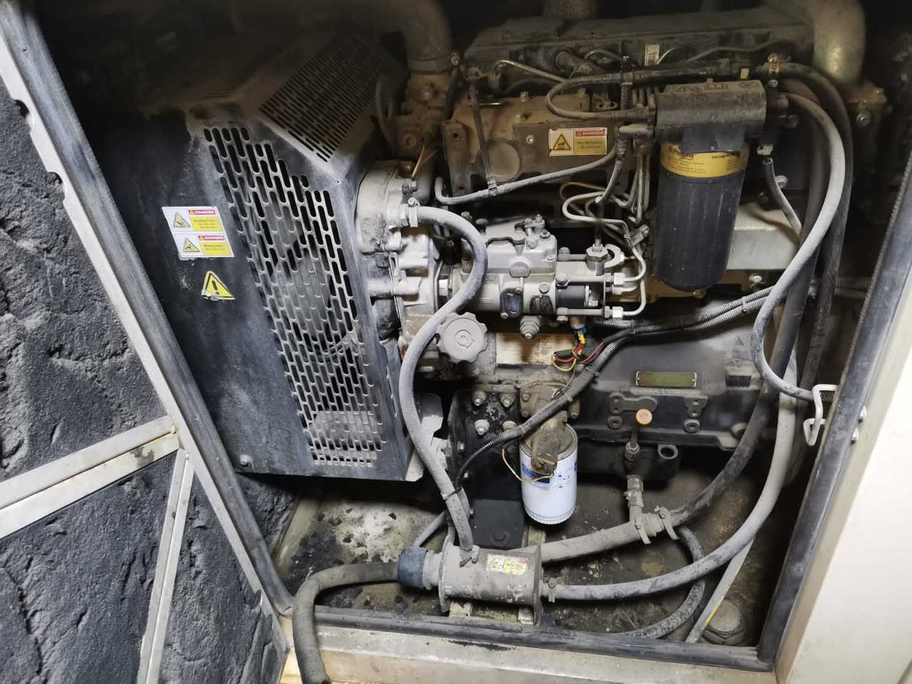 مولدات للبيع 💵💵
🔌 للبيع مولدات كهرباء بحالة جيدة

متوفر عدد 2 مولد للبيع:

1️⃣ مولدة نوع Perkins Engines (اللون الأبيض)

• عدد ساعات التشغيل: 4742 ساعة

• عدد مرات التشغيل: 4110

• شغل نظيف وحالة جيدة

موديل 2020 

2️⃣ مولدة نوع Cummins (اللون الأصفر)

• عدد ساعات التشغيل: 525 ساعة تقريباً

• استخدام قليل وحالتها ممتازة

✅ المولدات جاهزة للعمل

✅ فحص وتشغيل على الطبيعة متوفر

📍 المكان: الكرادة – شارع 62

📞 للاستفسار: ***********

الجاد فقط يتواصل.
