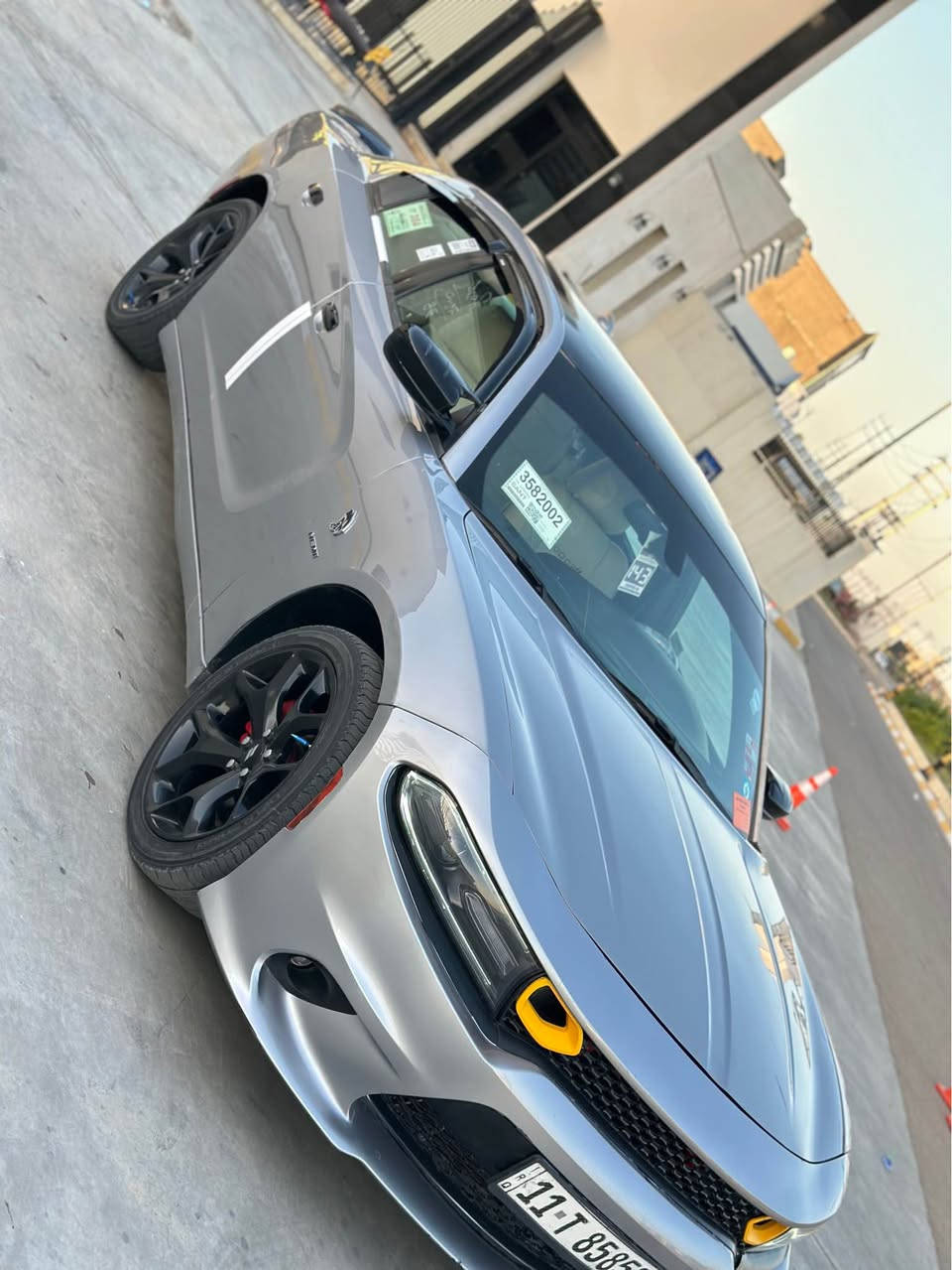 سلام عليكم 
جارجر 2016 SXT  لون سلفر رقم بغداد هزه وسنويه جديد مكينه 3600
محدثه دعاميه SRT بيه بنيد صبغ وبيها قطعتين معيران بدون تبديل فد نرماده نبدله وجاملغ مفتوح بدون داخل بدون ايرباك  بدون شاصي بدون راديترات بدون
سونر مرافق بدون كهربائيات 
#مواصفات 
شفتات ستيرن تدفئة كشنات تدفئة ستيرن 
شاشه جبيره 
تشغيل عن بعد 
وباقي المواصفات المعروفة 
#الاضافات 
دفيوزر SRT 
دعاميه SRT 
‏سكوبات ومطريات SRT 
ويالة 20 فراشه اسود تخم تايرات جديد توسايز
كت كامل اسود لامع تايوان دوسامطريات شفقة دفيوزر
السعر 148 وبيه مجال مكاني ديالى بعقوبه تقاطع القدس للاستفسار *********** بعقوبة, ديالى
