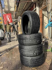 متوفر زوج تايرات قياس 225/40/19  سعرهن 40 الف قفل مكانهن بغداد شارع حي...