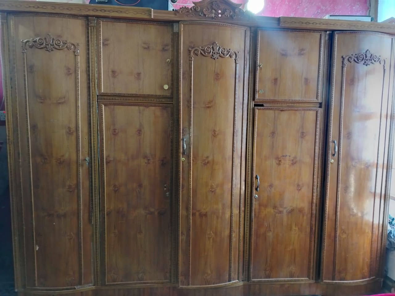 السلام عليكم غراض للبيع سعر 275وبيهن مجال هذا الرقم ***********
