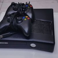 اكس بوكس 360 • نضيف • ٢ يدات