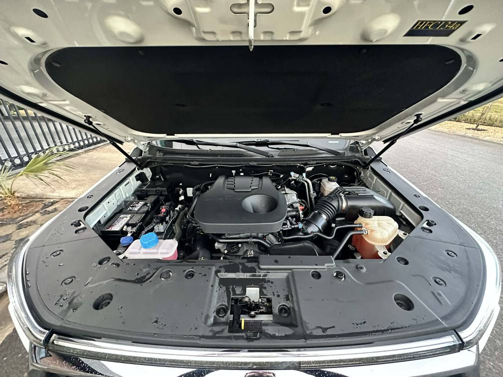 شانجان هانتر 2025 Changan Hunter Plus
شانجان هانتر بلس 2025 فورویل
 واتساب ***********
 رقم اربيل تحويل مباشر مواصفات جبلي بلادي 
ضمان شرکە البخیت 
السيارة على وضع الزيرو ماشية 7 الف کم
محرك 2000 تيربو فور ويل 4X4
بصمة تشغيل وابواب وتشغيل عن بعد 
شاشة و کامیرا المقاعد كهرباء وتكيف بالمقاعد 
ساید بریک بصمة و جهتين تبريد امامي خلفي 
السعر 230 ورقة و مجال

شانغان هنتر 2025 Changan Hunter Plus
زەمان شریکەی البخیت فول مواسفات پلەسە بەسمە و دبل اکسل
کوشن جلد و سارد و گەرم شاشە گەورە کامیرای پیش و دواوە برێک بسمە تبرید مرکزی تحکم سترین
تەنیا 7 هەزار کیلومتر رویشتووە
رەقەم هەولێرە و هەموو شتێکی تازەیە
سعر 230 وەرەقە و مجال
واتساب *********** أربيل, العراق
