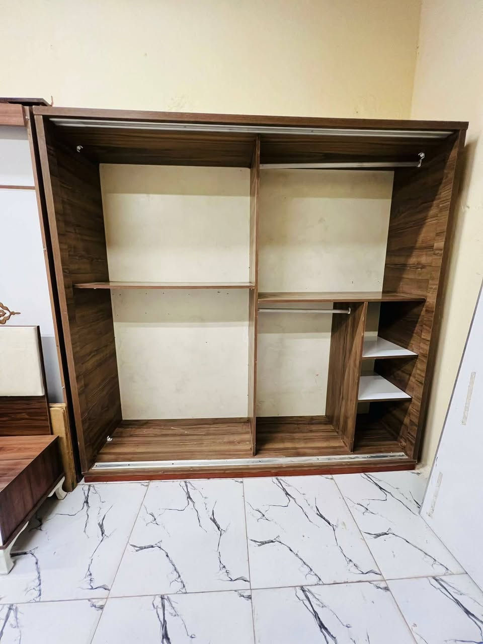 غرفه سعره ٤٠٠ مع شد ونقل داخل بغداد مجاني


**إذا كنت صاحب هذا الإعلان وتريد حذفه لأي سبب، رجاءا أرسل رسالة إلى الدعم الفني**