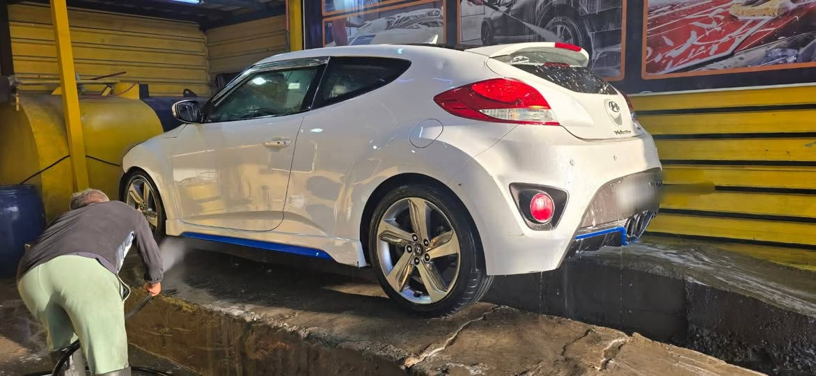 فولستر موديل ٢٠١٣
رقم بغداد مشروع وطني 
هزه جديده
وارد امريكي بيها بس البنيد صبغ وشبر بالجاملغ فقط 
باقي السياره كفاله
مكينه تيربو جاهزه
كير مكفول 
صدر جديد قبل يومين شديته 
تخم تاير جديد
 السياره بصمه جلد بس بانوراما ماكو 
عارضها ب 82 وبيها مجال 
مكان السياره بالمدينة داخل  
***********
