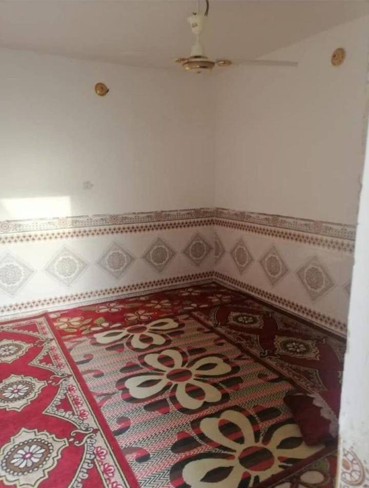 السلام عليكم....
بيت للبيع في منطقه حي البتول قريب على الشارع العام قرب الملعب مشمول بلتطويب بيت كامل يحتوي على استقبال معزول مع صحيات مع صاله وغرفه نوم وترك .
السعر ٥٠ بي مجال 
للاستفسار ***********
