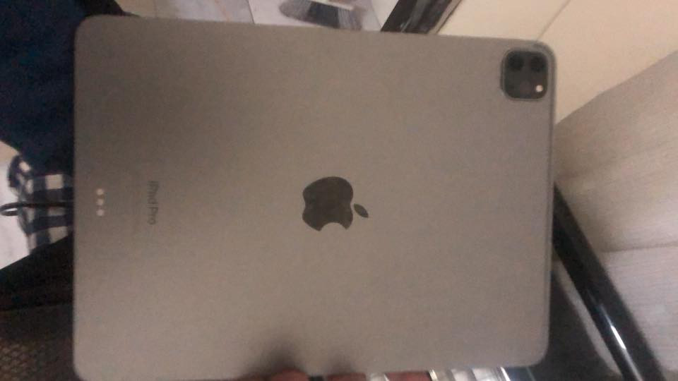 ايباد m2 ١١ جيل الرابع الجهاز شخط مابي مساحه ١٢٨ هاتف *********** عنوان بغداد الدورة
