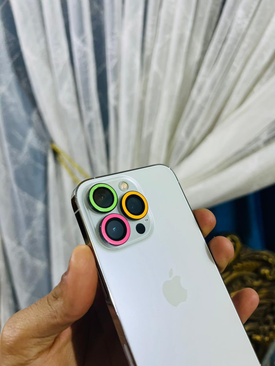 السلام عليكم 13برو مكفول كفاله عامه نضافه 99‎%‎ ذاكرة 512 بطاريه93الاصليه  غير مستبدله ولا مرفعه فيس ايدي كامرات شغال الجهاز كارتونه وملحقاته موجوده وتر بروف الجهاز السعر 560 وبي مجال بيع او مراوس بأيفون فقط ايفون فقط مامتواجد على الفيس ***********
