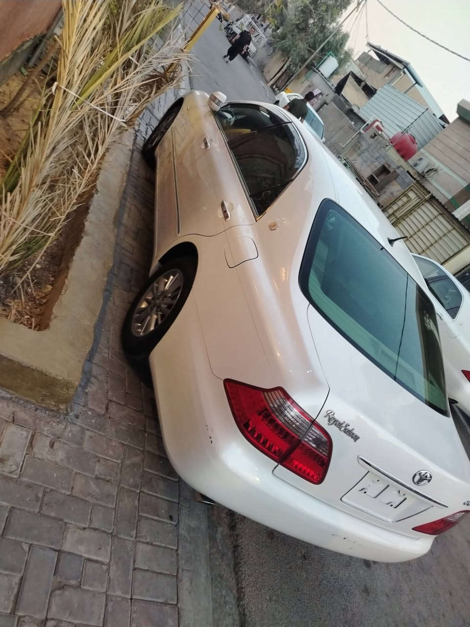 شاهينة قرار ١٠٢ سيارة مسقط رقم بصرة وكاملة باقي بس على دفع كمرك  موديل ٢٠٠٦ كفالة عامة كص ضربة صبغ ٣ دكم شاصي 82 اريل امامي سبير دنكة مانازل اشاير بالمري سعر ١٢٠ وبيه مجال اتصال ***********
