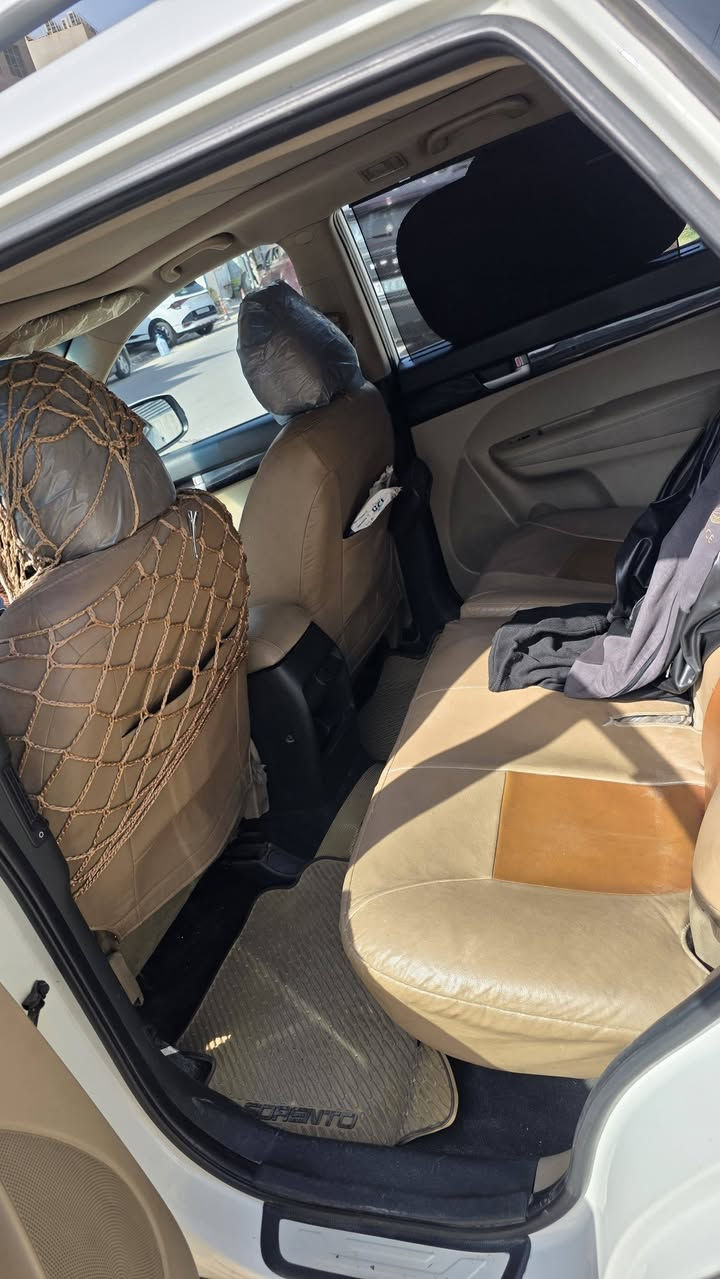 كية سورنتو للبيع موديل 2014 
خليجي السعر 175 وبيه مجال
مكان بغداد دوره
رقم ***********
