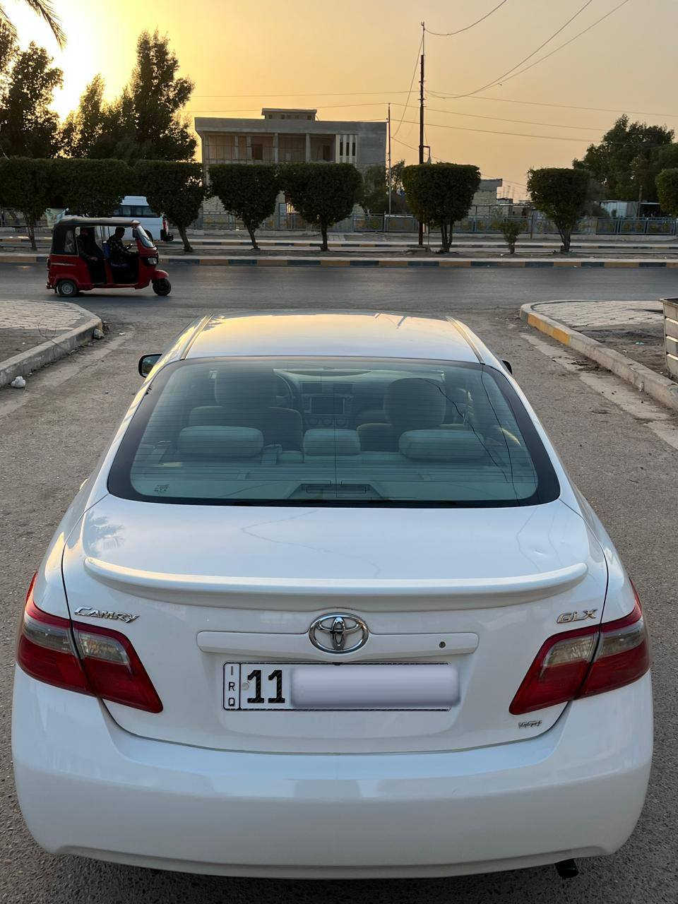 بسم الله الرحمن الرحيم 
سلام عليكم 
تويوتا كامري 2007
رقم بغداد انكليزي باسمي تحويل مباشر 
بيها صبغ باب خلفي وجاملغ امامي اثر شخوط
مواصفات الكاميري المعروفه 
كير محرك تبريد خير من الله على وضع الشركه 
السعر 119 وبيها مجال 
للاستفسار الاتصال 
***********
***********
