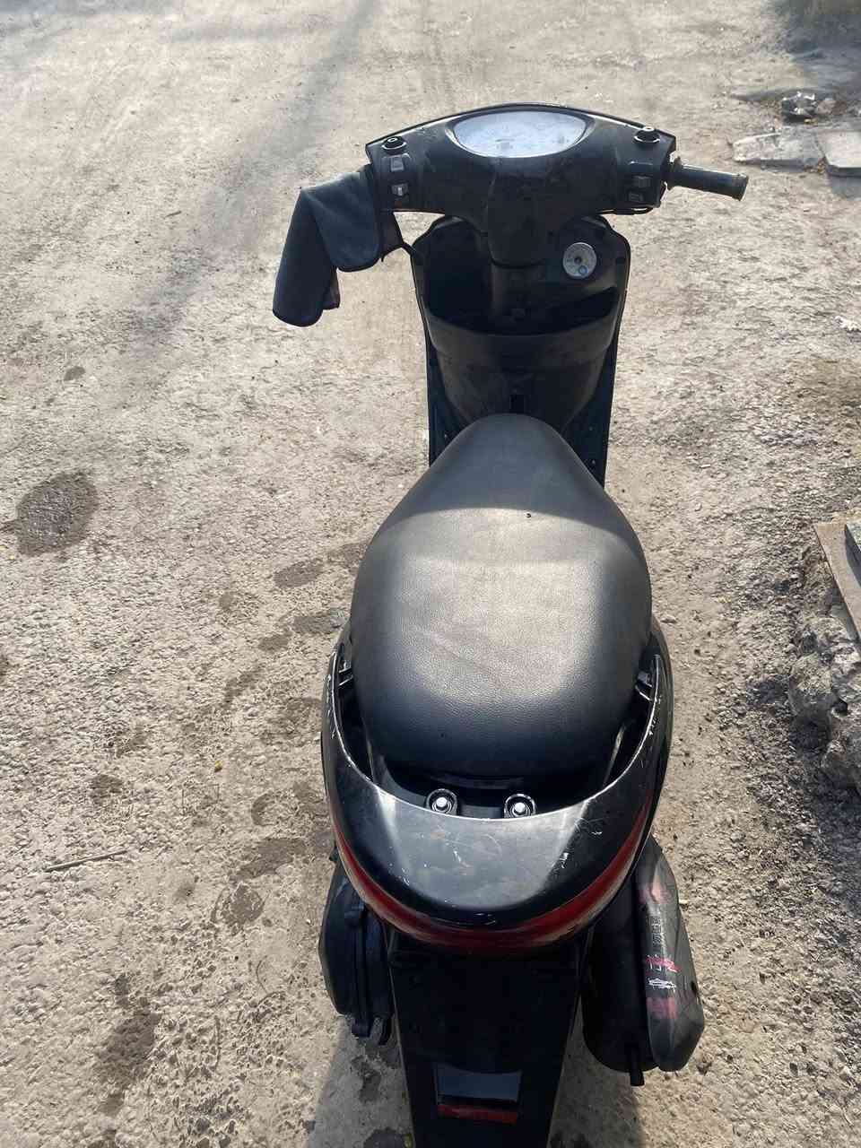 سلام عليكم بريز نضيفة محرك مال رمبة بعدة بجيس الدراجة خير من الله عليهة محرك جديد شلعا معدل مفول كهربائي كلة شغال بريكات بل مكان ثنينهن كيجات يشتغلن ولكشر كدامك السعر 800 وبيهة مجال *********** واتساب فقط مكاني جسر المثنى بغداد
