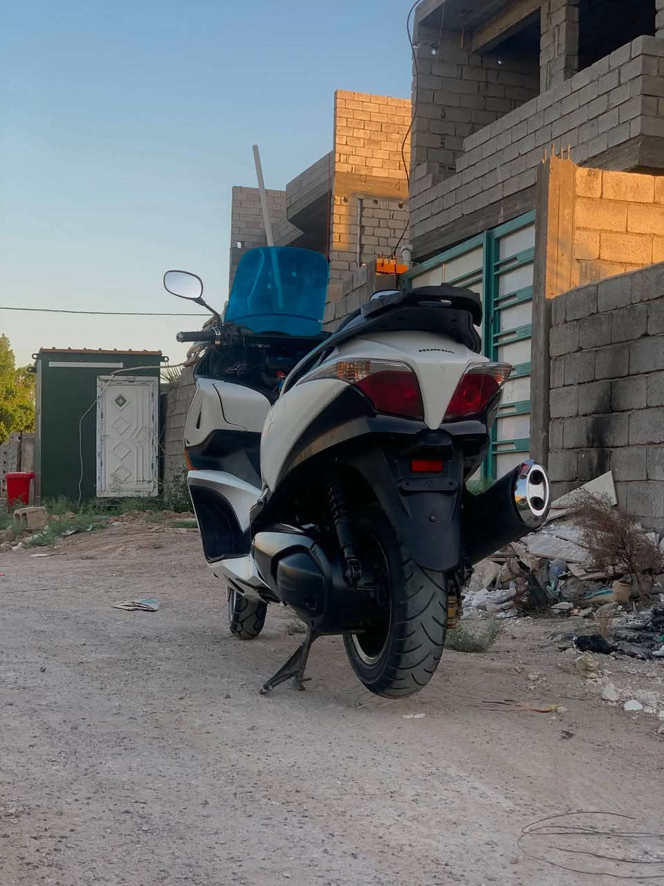 سلام عليكم
سلفر جيتي للبيع مكينه ٤٠٠

مكينه مكفوله كفاله عاما اترايج وين مجان

جيب فيتر وفحص 

تايرات جددامامي خلفي 

كلجات عليهن ادامه حديده دراجه اتخبل شلعه او معدل 

اكفلك مكينه او ضفيره وكلجات مملعوب بيهن علبلاد
سعرها مليونين او٢٠٠  بيها مجال بصيط

اخوان الدراج شوفت عينكم رحمه البهاتكم المو شراي ليتعبني ويا 

***********
