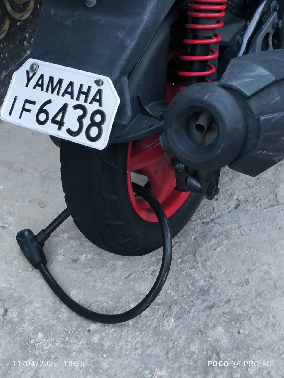 السلام عليكم للبيع {سكنس جبلي نوزل ياباني} موديل[ 2013 ]توكلر اسود و أحمر الدراجه جديده بمعنه الكلمه مكفولة كفرات ختم واحد من كلشي محرك برغي ما مفتوح بيه شركه اشاير لدات ازرق و الويل أحمر بلاد ودشبول الكتروني وتايرات جديده.   
  مكان الدراجه كربلاء المقدسة 
السعر {{1,500 مليون ونص}} وبيه مجال للشراي 
***********
***********
