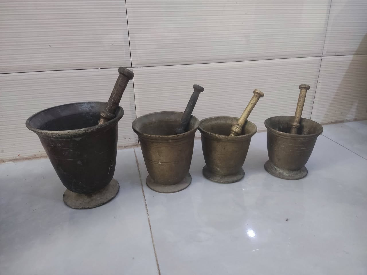 نحاسيات وقوراي وهوانات شمع دان دلال لاستفسار مراسله الصفحه يوجد توصل للمحفضات


**إذا كنت صاحب هذا الإعلان وتريد حذفه لأي سبب، رجاءا أرسل رسالة إلى الدعم الفني**