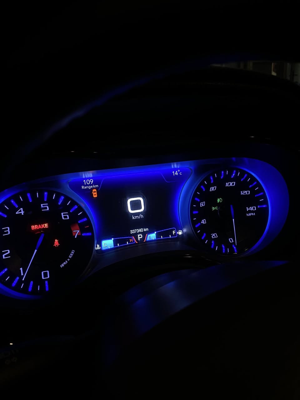 السلام عليكم اوباما كرايسلر فول 1٪1 بس فتح ما بيه ال سياره كلشي مابيه كلش حلو بل واقع رقم السياره أنبار تحويل مباشر فول  صور الحادث بل منشور وتعديل على بادر فقط بس محتاج فلوس واريد أبيعه موديل 17معلايه 23 
السعر 230 وبيه مجال 
رقم***********
رقم***********
