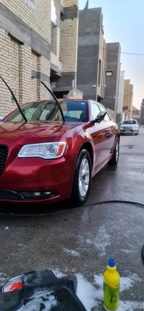 شباب سلام عليكم 
اوباما.   ٢٠١٢
كفاله من الصبغ والتبديل السياره حلوه وجاهزه  ممشتغله على الخط محدث موديل وكليته اصلي امانه الله  استخدام شخصي بيه 
كم بكان بارد  فقط 
للبيع ١٧٧ ورقه وبيه مجال مكاني بغداد 
***********
