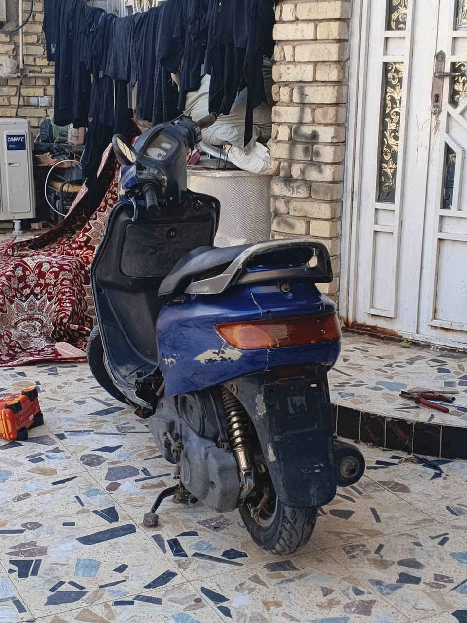 سلام عليكم فراشة للبيع اصولية مكاتبة ومنفيس دراجة راعي واحد مال دكتور جديدة مابية نقص برغي دبلات جدد تواير جدد مكينة مبدلة جديد مفتوحة مبدل بيها بستم فقط نكرة سلف هندر لايت زنون كهربائيات شغالة شلعة ومعدل السعر 350الف وبيها مجال دراجة تاخذها وبهل ركبة :لتواصل *********** مكاني حي قضاء يم علوة كريم حصموت غير متواجد بالفيس.
