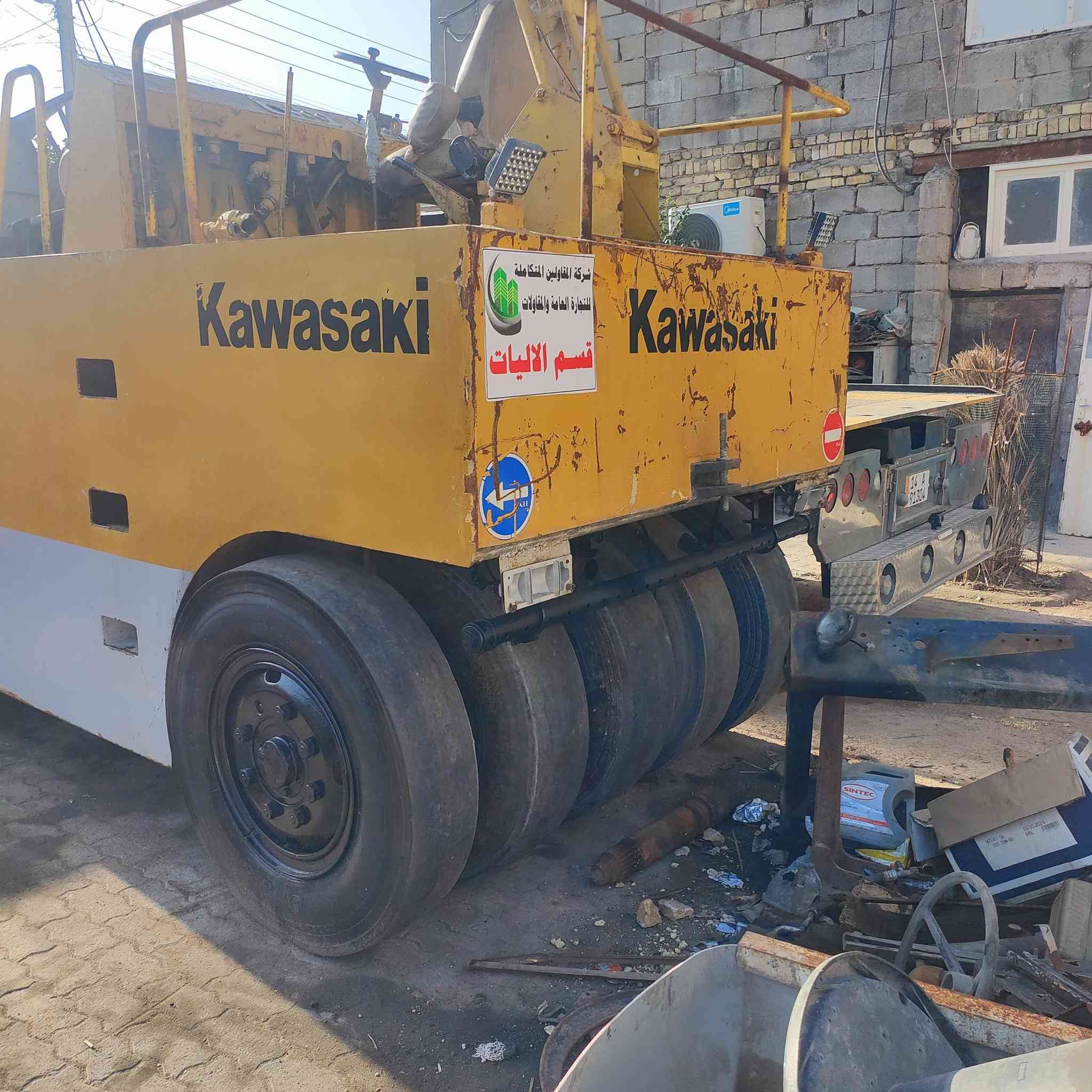 سلام عليكم 
حادله مطاطيه ٩ تاير بدون اوراق (ادوات) 
محرك بي... بيه تبخير 
حادله جديده مثل ماموضح بالصور 
مكاتي البصرة /***********
