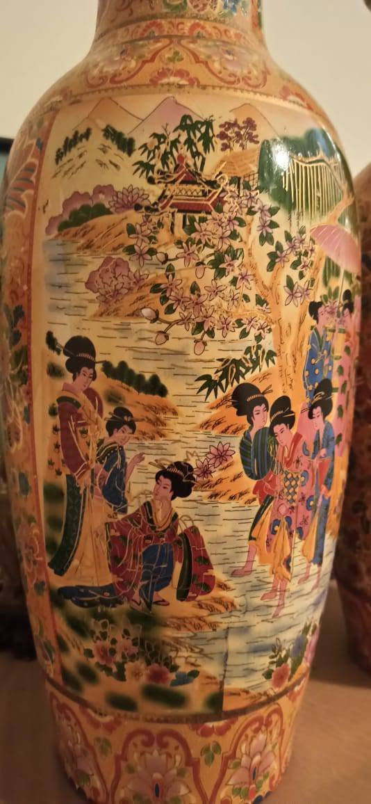 Large twins vase😎✌️ اتنين فاز كبير
اتنين فاز شينواه حجم كبيير
من الاصدارات القديمه 👌
رسم يدوي handmade
بتصميم مميز و مختلف
و تفاصيل غايه في الدقه 
و بلمسات بارزه
ارتفاع 58 سم تقريبا
دوران 72 سم تقريبا بورسعيد, مصر


**إذا كنت صاحب هذا الإعلان وتريد حذفه لأي سبب، رجاءا أرسل رسالة إلى الدعم الفني**