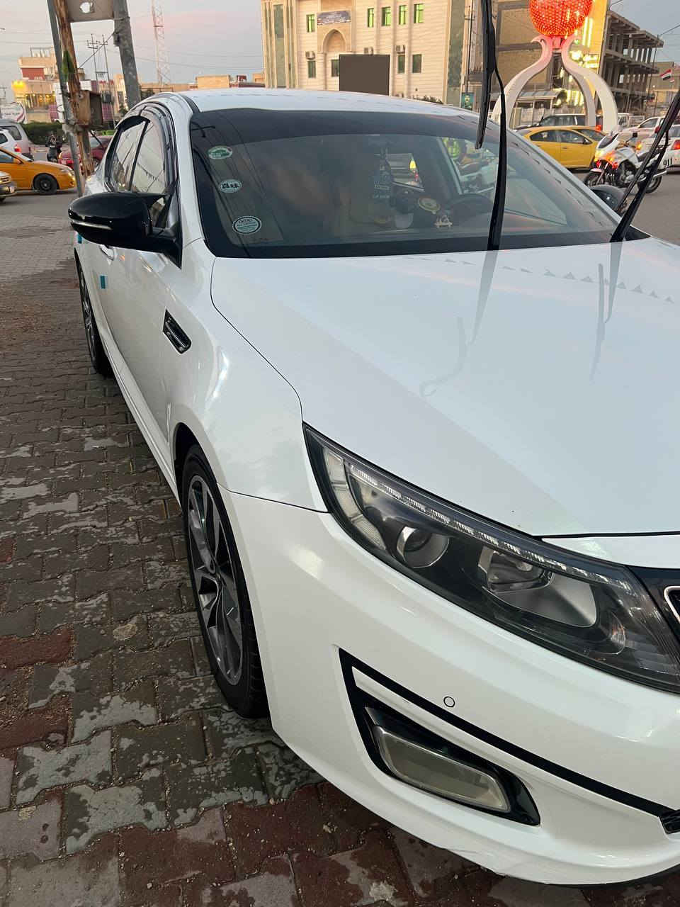 السلام عليكم اوبتيما محرك ٢٤٠٠  2015 خليجي فول بااسمي للبيع .
مكفوله ماعده بارد بالجاملغ ماشرلك علي 
السيارة جاهزة من كلشي 

بصمتها الثانيه موجوده بعدهي جديده وياها وحته كتلوكات وياها مسجلها الاصلي وياها لان شادلها شاشة السيارة ع ايدي من ال 2015 
 استفسار اكثر مراسلة خاص او اتصال ***********
مكاني سماوة مركز المدينة
