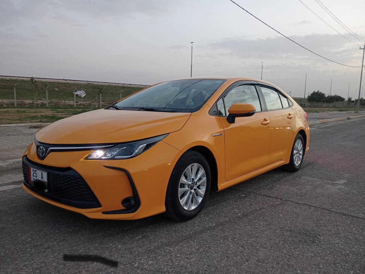 كورلاء هيبرد تجميع صيني موديل 2024 ماشي 70 ألف سيارة جديدة سعر 172 بيها مجال بسيط  رقم موبايلي ***********
