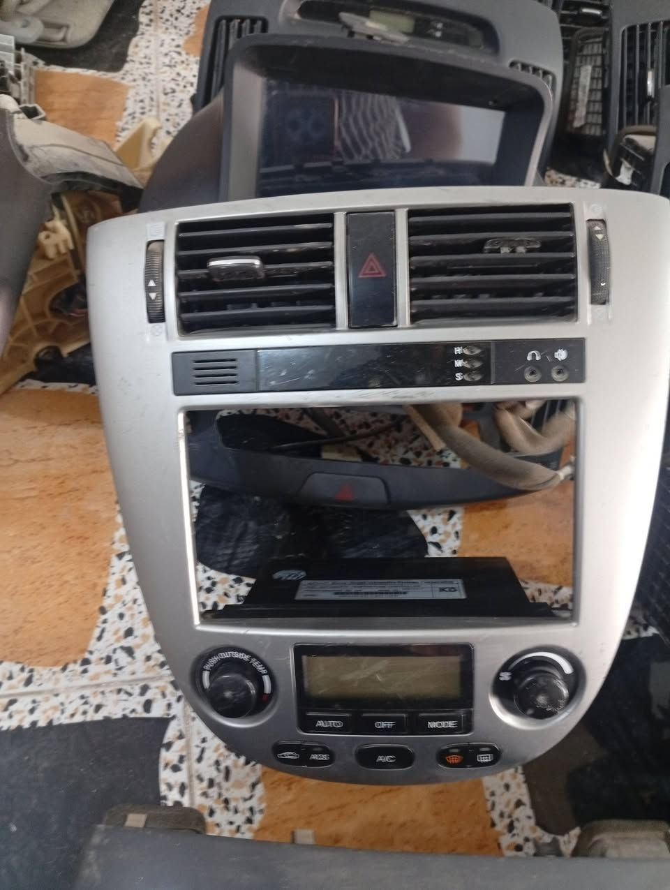فقط الأغراض المنشوره متوفرة 
اكتب رقمك وعنوانك وأقرب نقطه داله خدمه توصيل لكل المحافظات 
تتوفر مجموعه بسيطه من أدوات سوناتا مظلع ومقدس
للاستفسار واتساب


**إذا كنت صاحب هذا الإعلان وتريد حذفه لأي سبب، رجاءا أرسل رسالة إلى الدعم الفني**