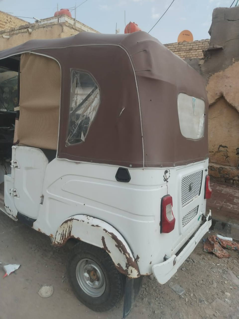 سلام عليكم تكتك للبيع موديل 2021 اوراق شاكر ابو لمجر تكتك خير من الله كشرته كفاله دوسه بلاديه محرك مجفت مره واحده فقط عنواني العمارة الماجدية السعر 6250 وبيه مجال حق الجيه اتصل ***********
