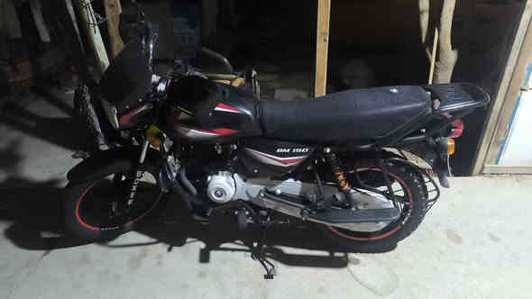 دراجه بوكسر رقم وسنوية بسمي موديل 22 داخله 23 نظيفه مامفتوحه مكاني بصره مناوي باشا السعر مليونين و250 بيها مجال بسيط للاستفسار ***********
