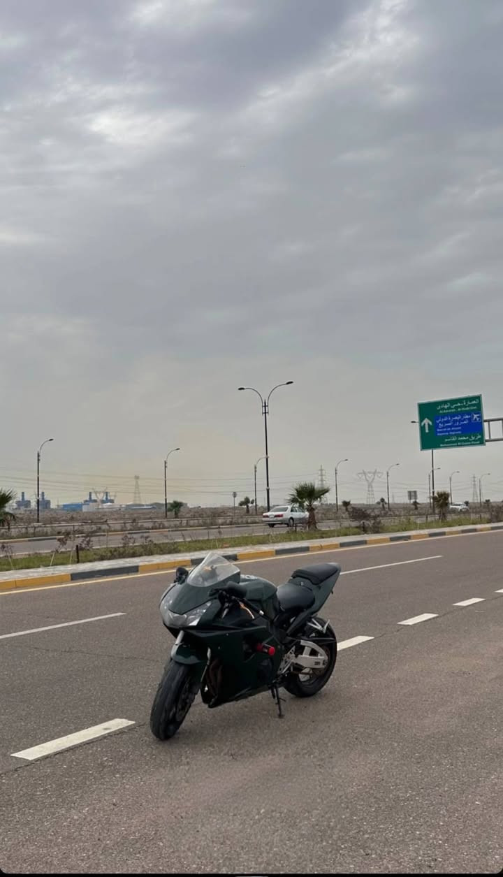 bike
دڤل954
گير مكينة كفالة شرط الفحص. 
موديل 2004
سعر مليون و 750
للتواصل ***********
