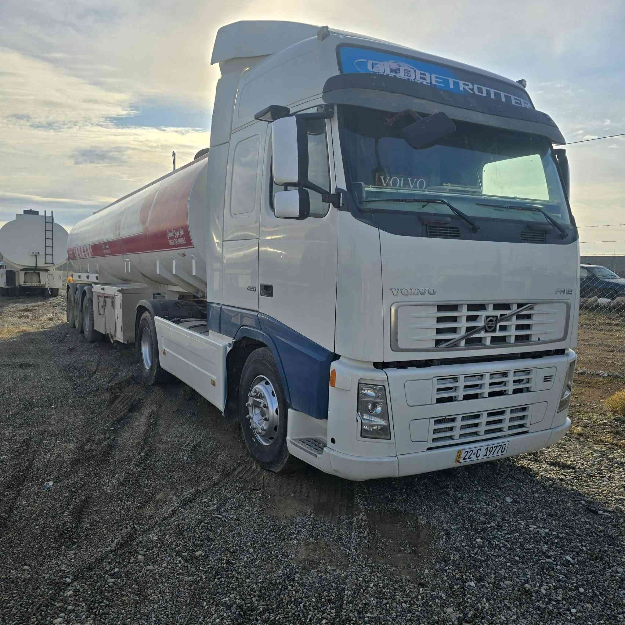 الفو موديل ٢٠٠٥ صنوية جيدين ٢٠٣١ تنكر  مربوت علي مكان سيارة جمجمال سعري ***********/***********
