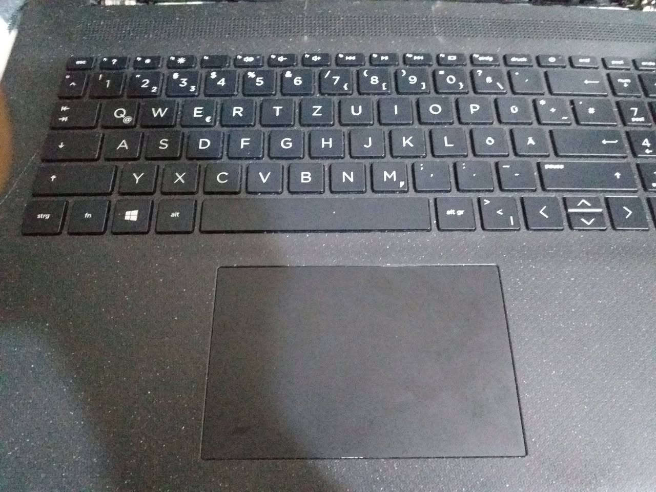 السلام عليكم  اخوان عندي هاذ لابتوب HP حديث طلع عندي بل باله بس مكسوره الشاشه ما تشتغل بس البورد سليم والكيبورد اليفيده ياخذه تفصيخ اطيني سعر وخذه 
للاستفسار *********** واتساب مكاني بصره
