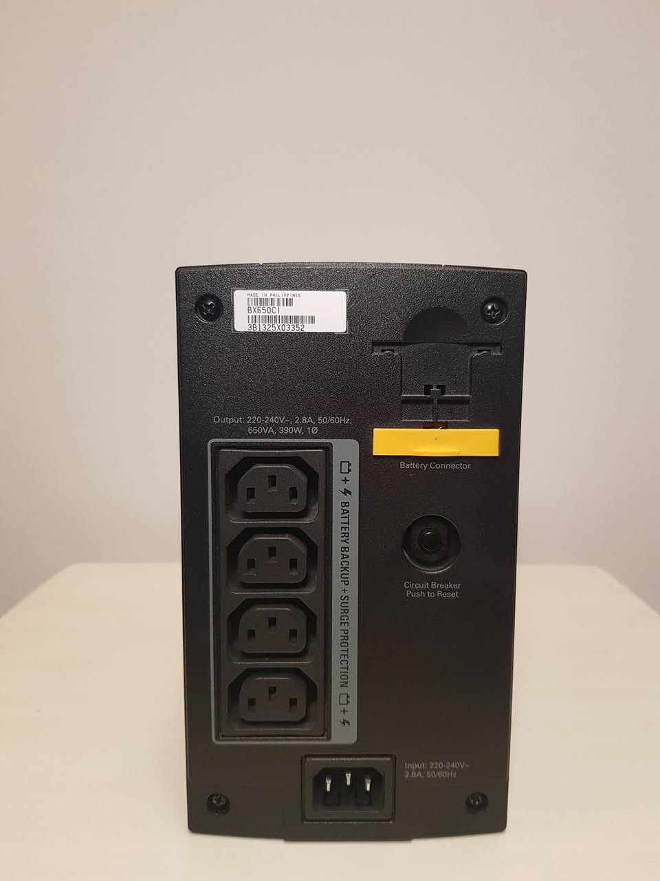 السلام عليكم 
متوفر يو بي اس APC 650
مستخدم نظافة عالية 
بدون بطارية 
السعر 35 الف 
متوفر خدمة التوصيل الي جميع المحافظات
***********
***********
