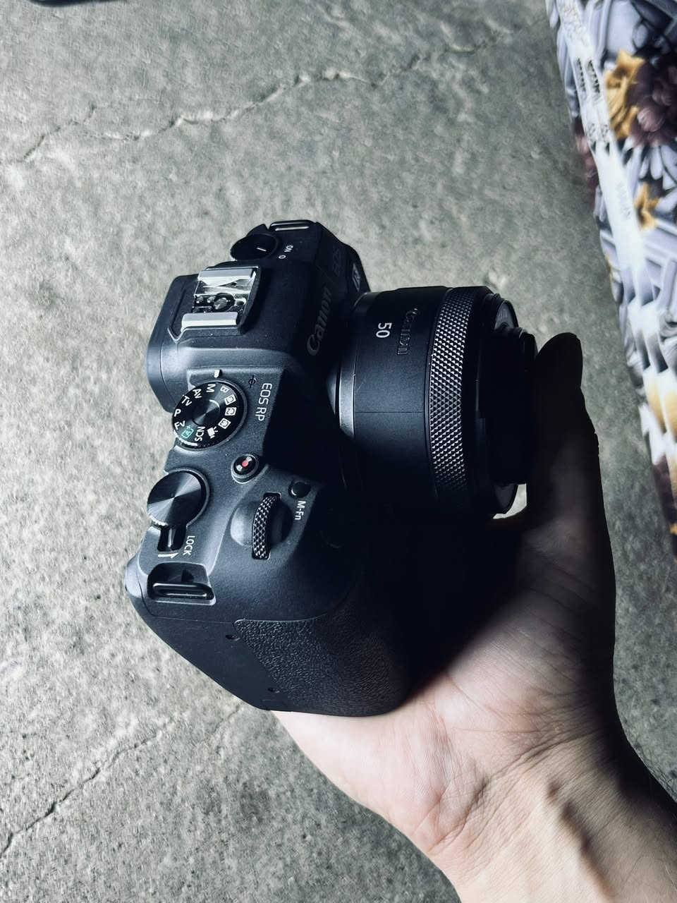 Canon EOS RP + RF 24-105mm IS STM

للبيع كاميرا Canon EOS RP فول فريم مع عدسة Canon RF 24-105mm IS STM.

الحالة: ممتازة جداً ونظيفة.
عدد الشترات قليل جداً.
الكاميرا خالية من الأعطال أو المشاكل.
مع البطارية الأصلية، الشاحن الأصلي، الكارتون وجميع الإكسسوارات الأصلية.

مناسبة للتصوير الفوتوغرافي والفيديو وصناعة المحتوى.

السعر: 750 دولار قابل للتفاوض بالمعقول.

للاستفسار أو طلب صور إضافية يرجى التواصل على الخاص


**إذا كنت صاحب هذا الإعلان وتريد حذفه لأي سبب، رجاءا أرسل رسالة إلى الدعم الفني**