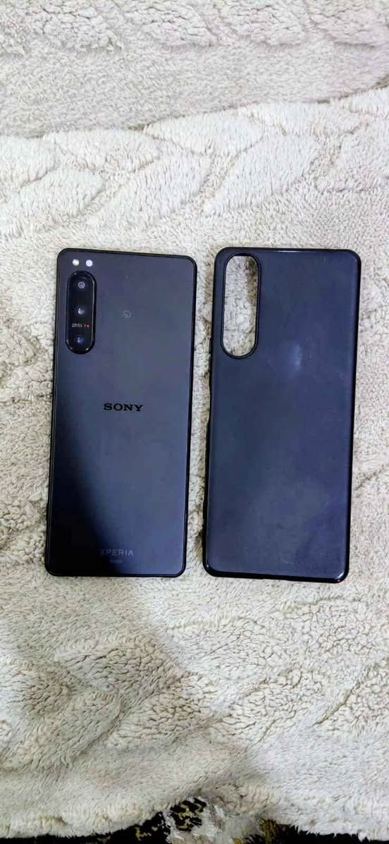سوني اكسبيريا 5مارك4 جهاز نسخة عالمية سمكارت +خط ايسم يعني خطين بطارية عملاق 5000 واني ذاكر مواصفات بل صور ولكامرات بعد سوني معروفة باكمراتها الجهاز وتر بروف ومكفول من اي شي دبل سماعة ستريو 
معالج قوي من سناب دراكون 8جين1 
للبيع فقط ب225 الجهاز بدون أغراض بس حافضة اصلية
عنوان بغداد البياع حي الشرطة الرابعة 
*********** بغداد, العراق
