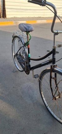 باسكل ياباني حجم ٢٧ نظيفه جدا السعر ٦٥ الف ٠٧٥٠٥٨٦٦٢٥٤َ ٠٧٨١٠٢٠٣٧٠٠