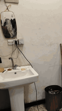 سلام وعليكم شباب محل حلاقه للبيع في الحبيبية قرب المنتزه المحل علية رجل حلوة راسلني ***********
