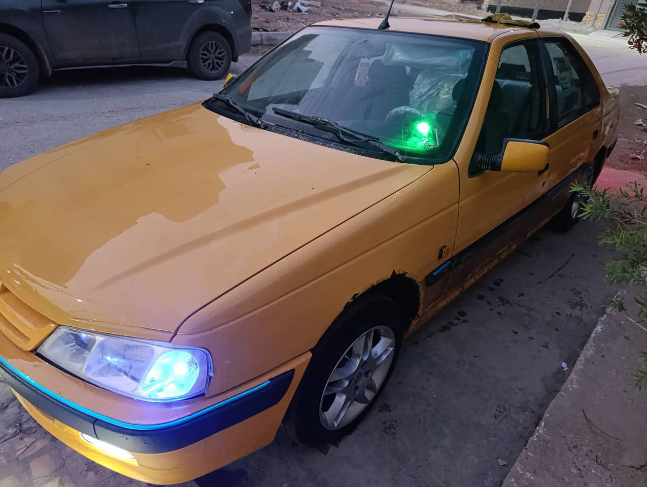 السلام عليكم
بيجو بارص مديل ٢٠١٥ 
بيه باب تبديل خلفي 
سنويا نافذه 
سعره ٣٥ 
ميسان /الجمعيات
***********
