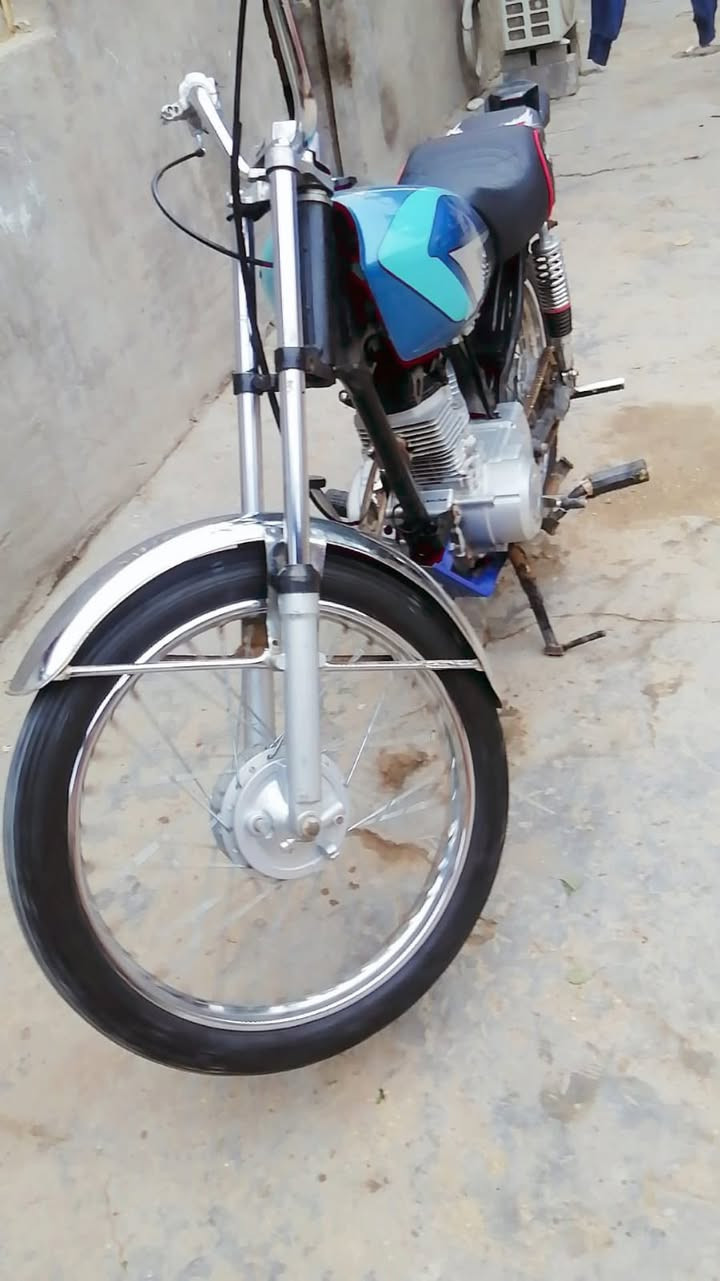 سلام عليكم اربعه كير للبيع نضافه فول مكينه رابيدو كلك كلك سعرها 500 وبيها مجال مكاني دوانيه مامتواجد ع فيس خابرني وبيك خير وتدلل ***********
