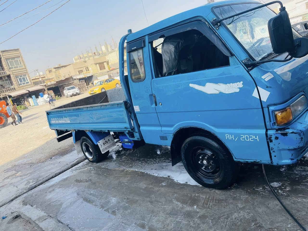 كيا موديل 96 بسمي رقم بغداد 11 إنكليزي  سنويه جديده وداخله هزه ومصفره موروريات السياره نفس ما واضحه كدامك كير محرك اكسل وشاصي شعار مذكور وباتري وداينموا وكهربائيات كلها كفاله نقصها تخم تاير ودوشمه واخياسات بسيطه بالكاعيه الشراي يتصل  مكناها بغداد الدوره ***********589 مكلف بالنشر
