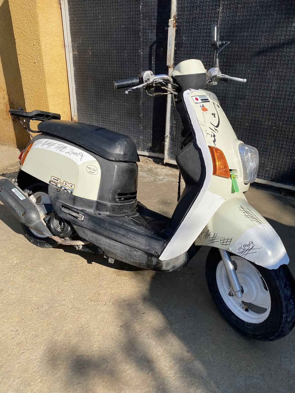 السلام عليكم للبيع ماكس بوليس  بوشه 49مكينه بلادي ناعمه كلش شلعه معدل خير من الله   كهربائيات لايتات كلها شغاله دبل إشاره سطب لايت شغال الدراجه جديده ومابيها اي نقص  
السعر650وبيها مجال الطيبين 
استفسار ***********
