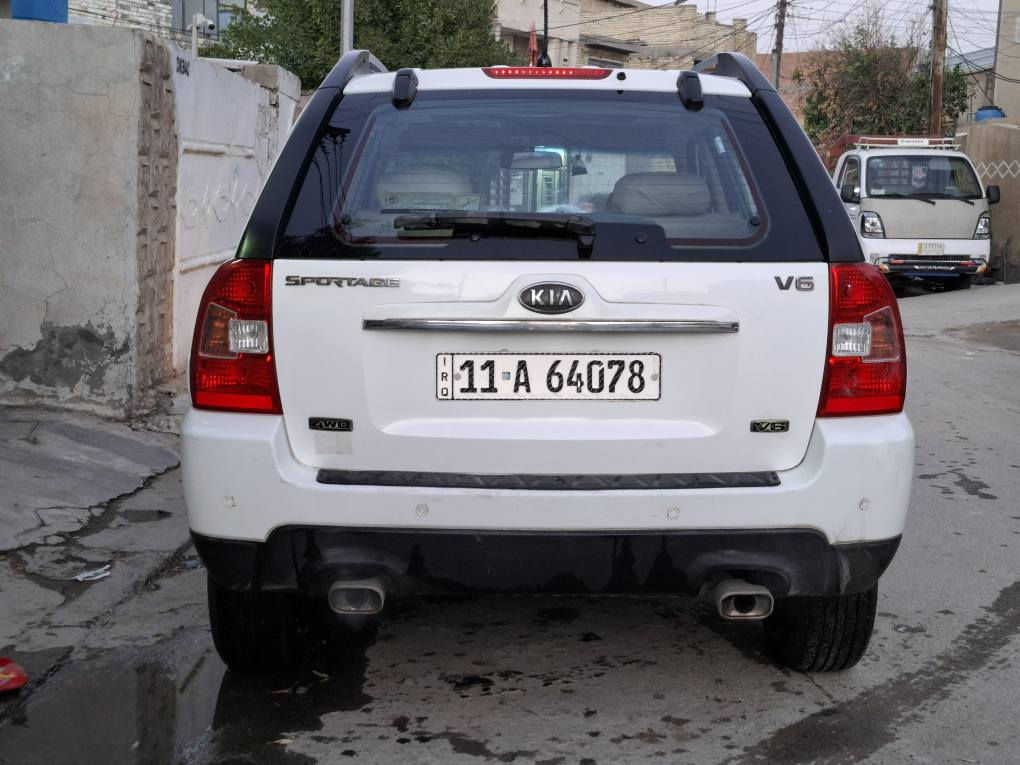 السلام عليكم للبيع او مراوس كيا سبورتج موديل ٢٠٠٩ خليجيه محرك ٦سلندر تدفئة وتبريد سلايد روف فور ويل صدر امامي وخلفي ممتاز تخم تاير نظيف كهربائيات كلهه تشتغل داخل نظيف جدا بيها حادث جاملغ امامي عكس السائق وضرر بدايه الشاصي تبديل جاملغ اصلي مكانها بغداد الدوره ابو دشير هاتف *********** سعرها ١١١٠ وبيها مجال ان شاء الله بغداد, العراق
