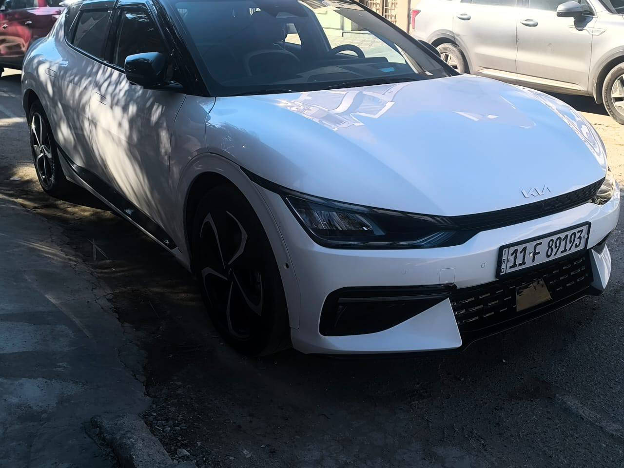 السلام عليكم
EV6
 جي تي لاين اعلى فئه
الشحنه تمشي 600 كيلو
 ماشيه 8 الف إلى الان قابله للزيادة
: السعر 19800: بيه مجال
صور الضرر في المنشور 
بغداد حي القاهرة قرب مول القاهرة 
***********
