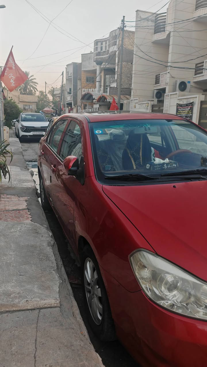 السلام عليكم
مكلف بنشر
سيارة بي واي دي ٢٠١٦ جي ٣
 كير ومكينة بلادي BYD
مكينة 1800
مكفولة من صبغ
وكفالة عامة كير ومكينة
اشاير بالمري
فتحة سقف
بصمة
حساسات خلفيه
كيج الكتروني
السيارة على وضع الشركة بيها ملاحظات بسيطة طخة بالباب الخلفي اليمين يرجع بارد
ماشية ٣٠ الف حقيقي
السعر 71$ وبيها مجال بسيط للشراي
المكان بغداد 
*********** واتساب واتصال
